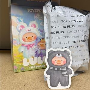 ToyZero LULU THE PIGGY vinyl face pendant huggy TEDDY gray NEW authentic